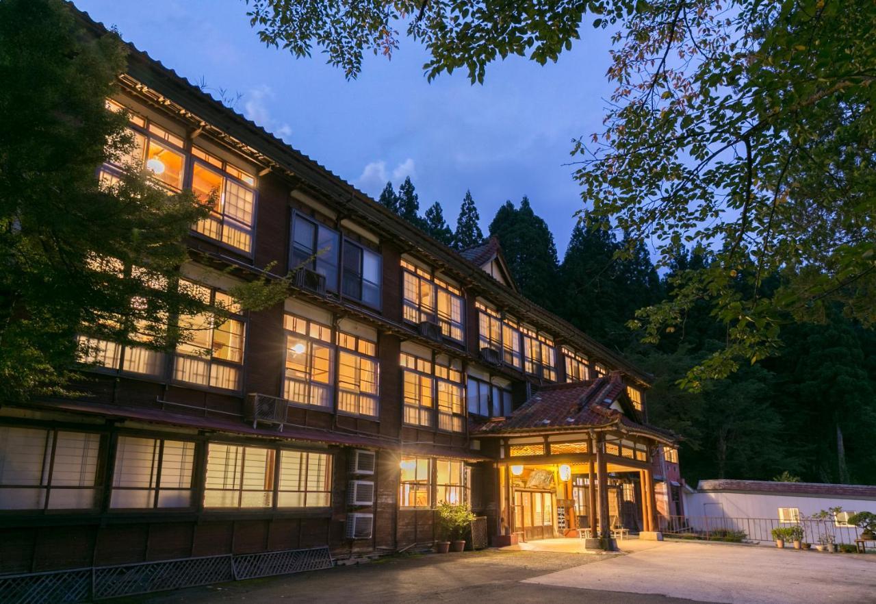 Ryounkaku Matsunoyama Onsen Hotel Tokamachi Exterior photo