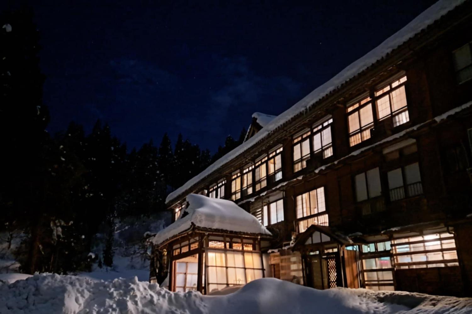 Ryounkaku Matsunoyama Onsen Hotel Tokamachi Exterior photo